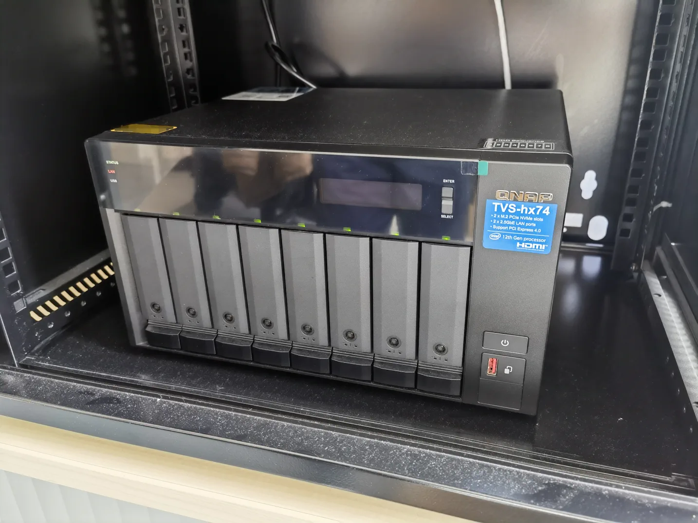 qnap-tvs-hx74