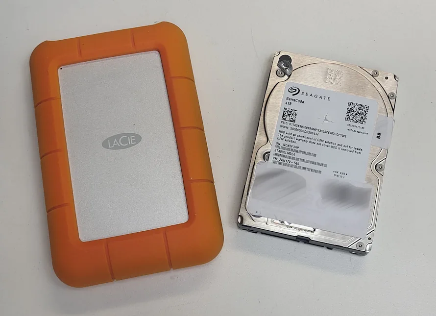 In dem mobilen Datenträger LACIE Rugged 4TB steckte eine Seagate ST4000LM024, deren Schreib-/Leseköpfe defekt waren. Bild: CBL Datenrettung